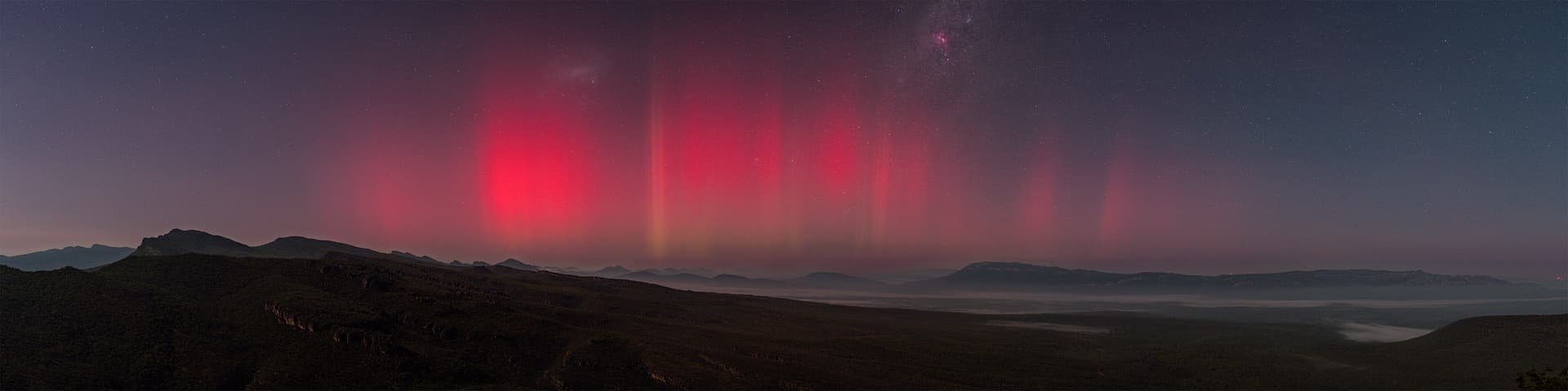 Солнце во время затмения и удивительная комета: 12 снимков с фотоконкурса Astrophotography Prize 2024