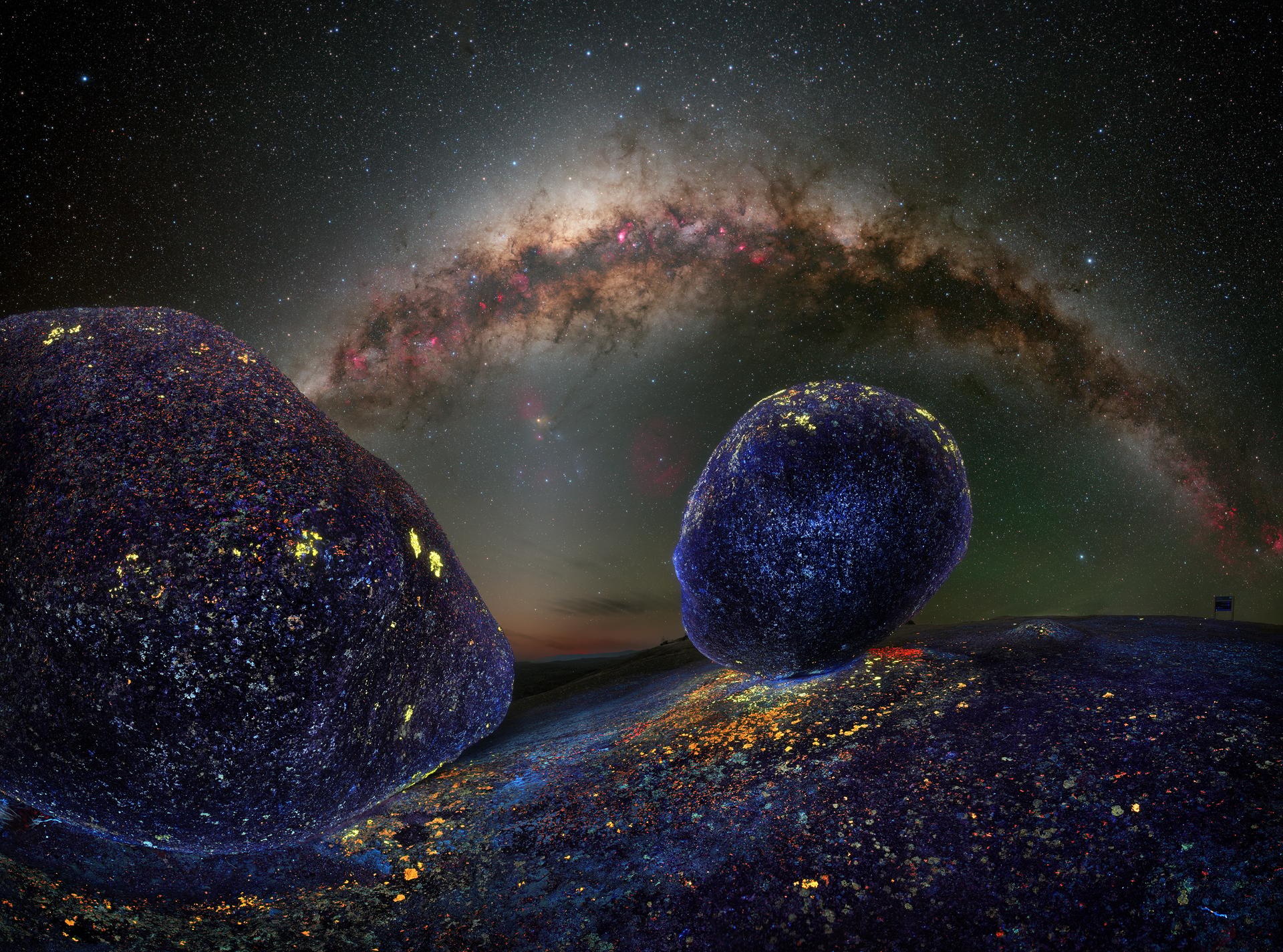 Солнце во время затмения и удивительная комета: 12 снимков с фотоконкурса Astrophotography Prize 2024