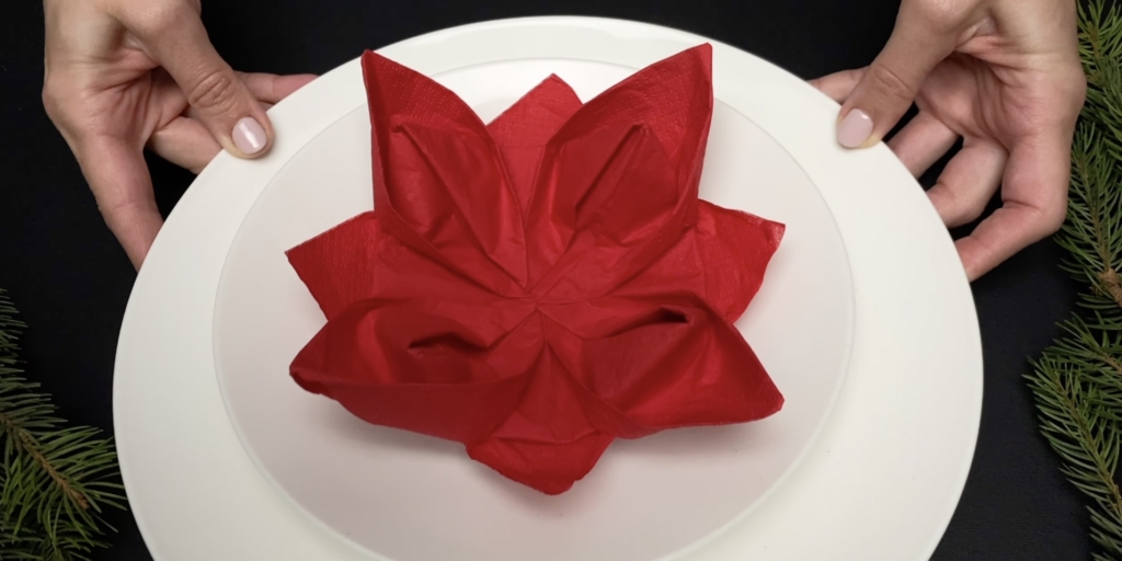 Как красиво сложить салфетки на праздничный стол Как красиво сложить салфетки на праздничный стол