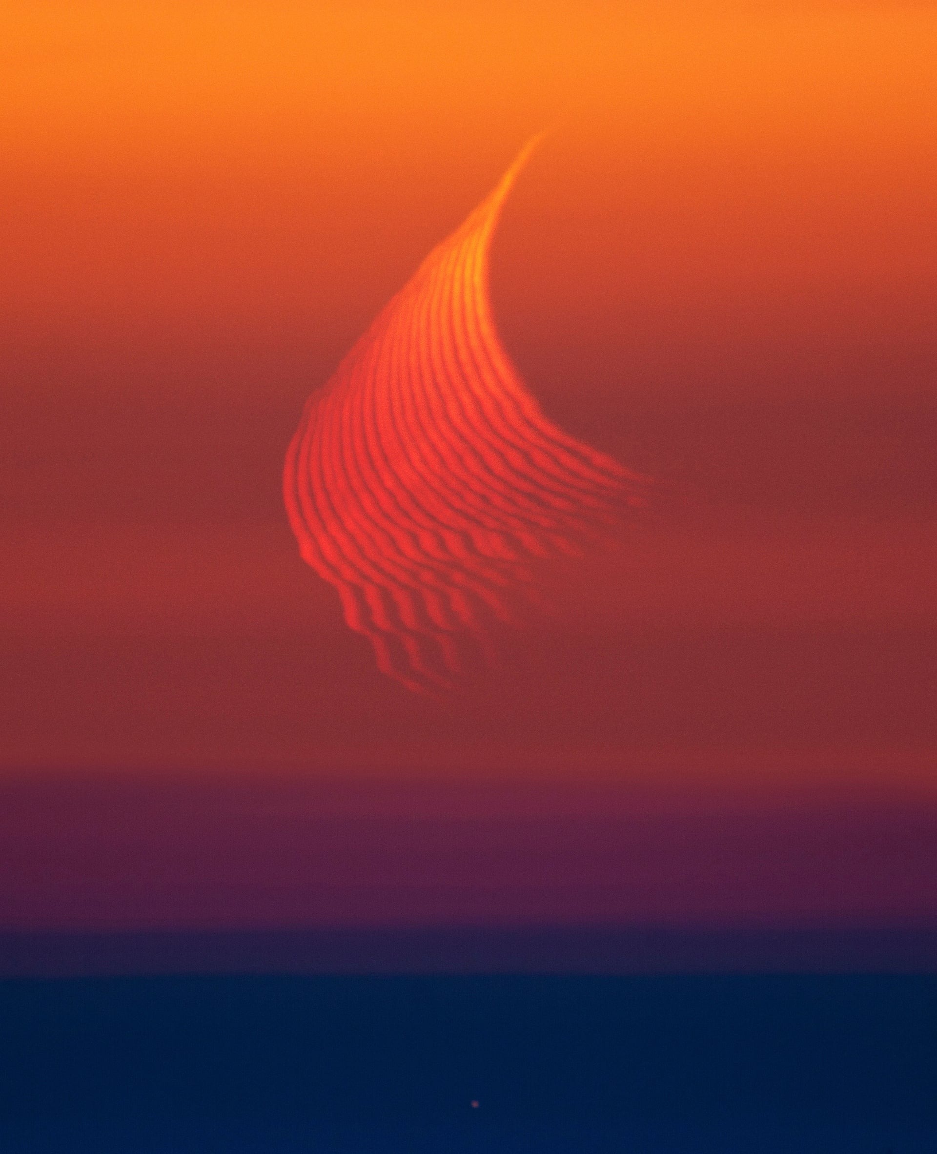 Солнечная бездна и огромная комета: 20 лучших фото с Astronomy Photographer of the Year&nbsp;2025