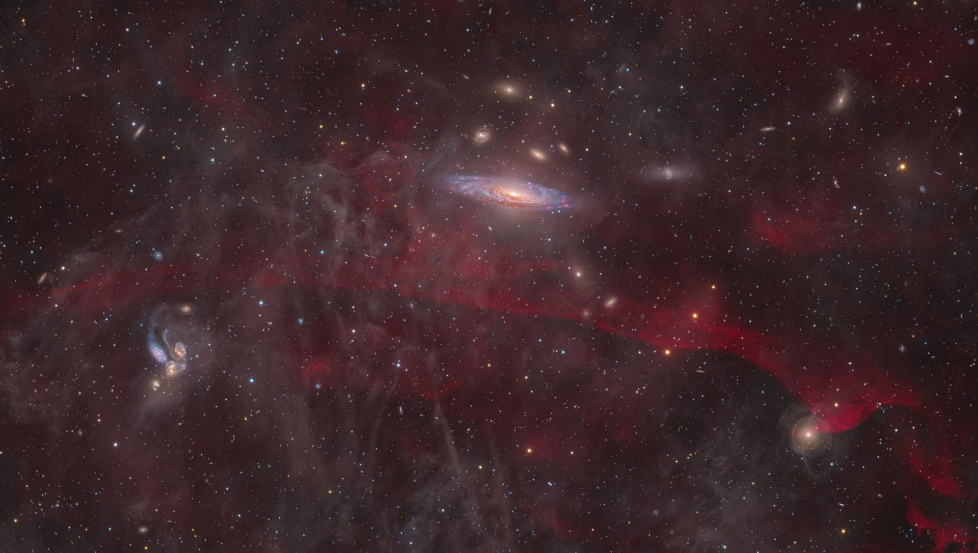 Солнечная бездна и огромная комета: 20 лучших фото с Astronomy Photographer of the Year&nbsp;2025